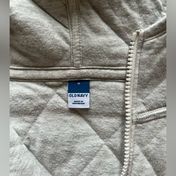 Old navy quilted sweatshirt - Picture 3 of 4